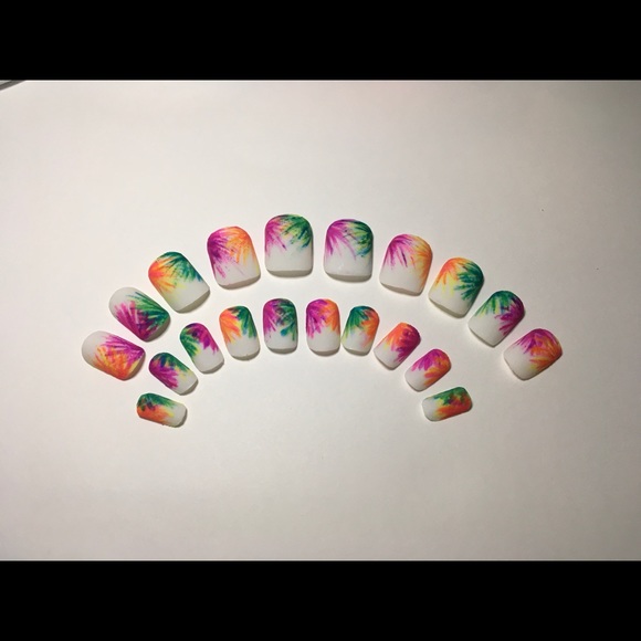 Tropical Matte Square Press On Nails Set of 20 - Picture 1 of 11
